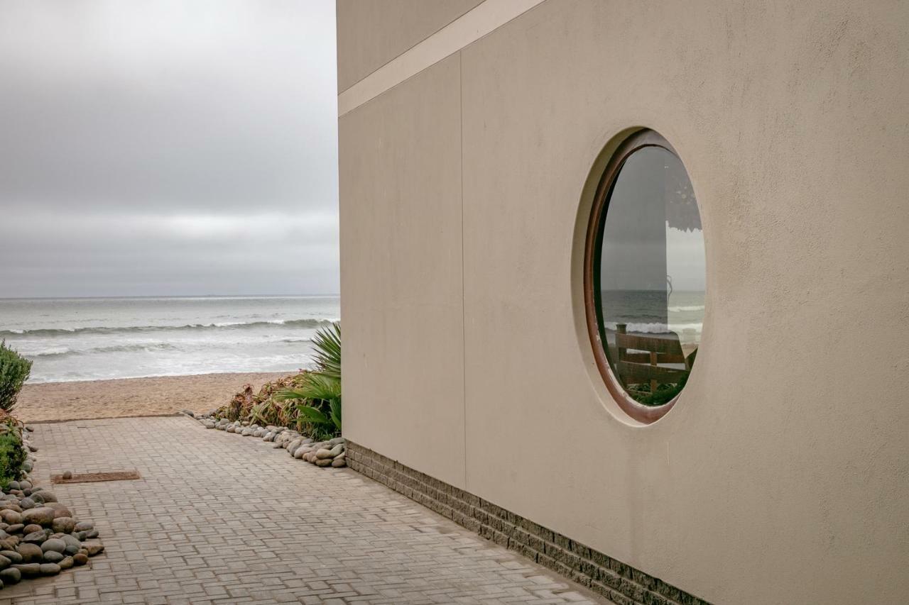 Blue Pearl - Situated Right On The Beach Swakopmund Kültér fotó